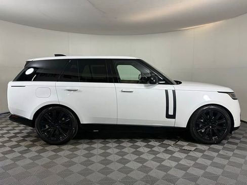 New 2026 Land Rover Range Rover SE image 9