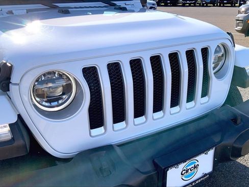 Certified 2021 Jeep Wrangler Unlimited Sahara w/ Dual Top Group image 28