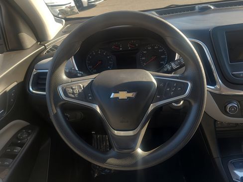 Used 2022 Chevrolet Equinox LS image 22