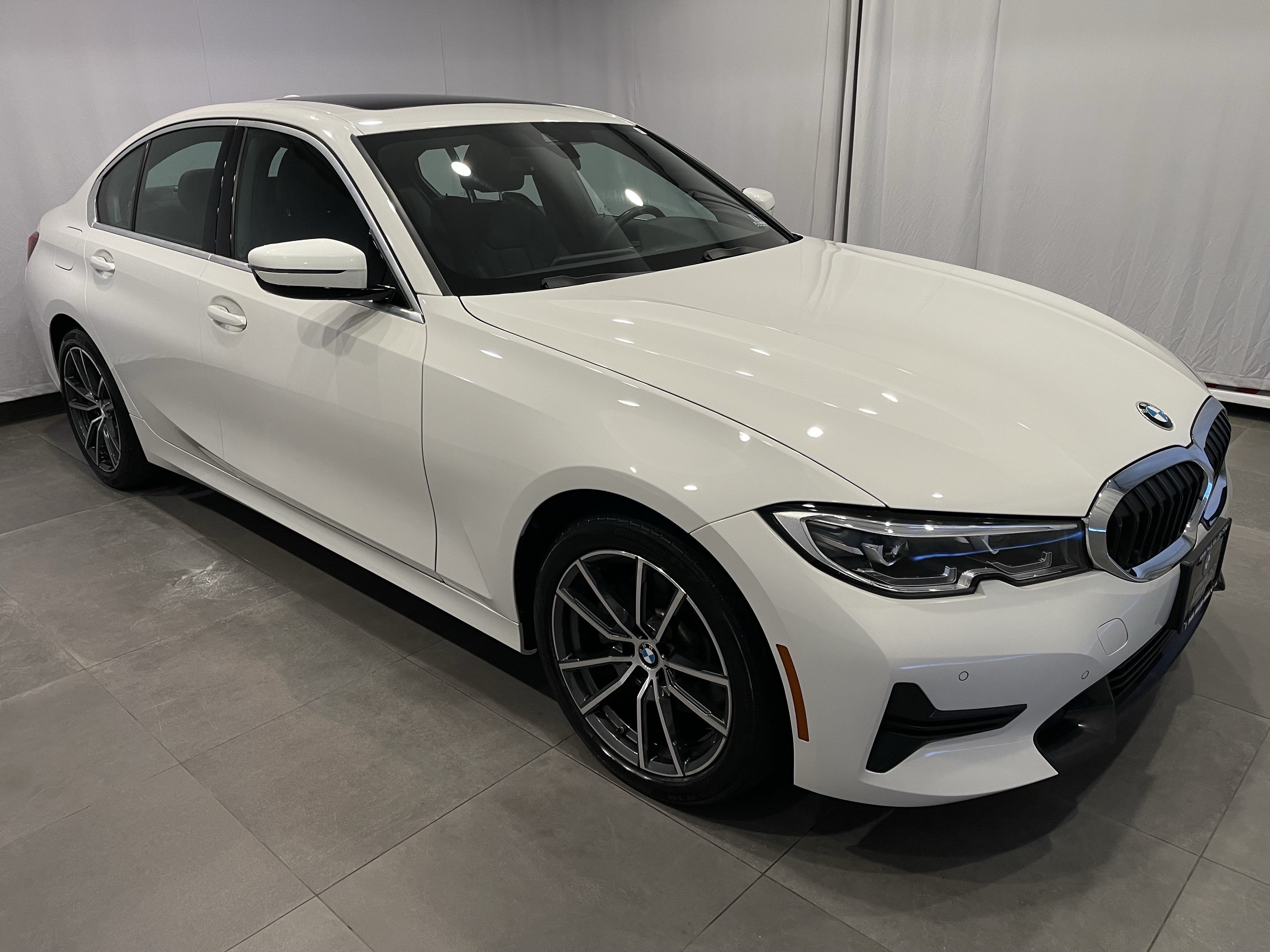 Used 2019 BMW 330i xDrive Sedan w/ Convenience Package AWD/4WD image 3