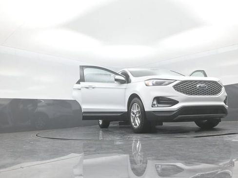 Certified 2024 Ford Edge SEL w/ Convenience Package AWD/4WD image 29