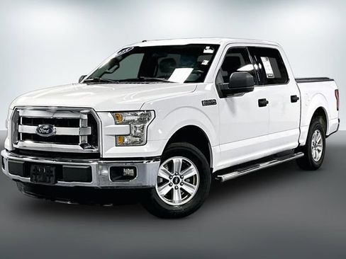 Used 2015 Ford F150 XLT RWD image 3