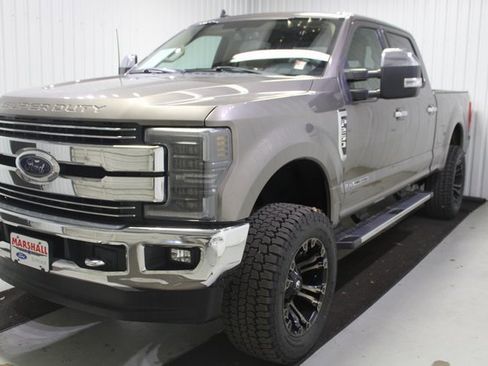 Used 2019 Ford F250 Lariat w/ Chrome Package image 3