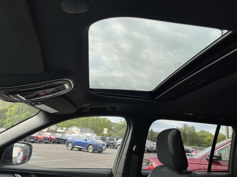 New 2025 Jeep Grand Cherokee Laredo X image 6