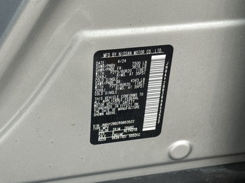 Used 2024 Nissan Armada SL w/ Captain's Chairs Package image 37