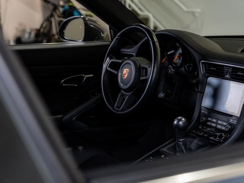 Used 2018 Porsche 911 GT3 image 10