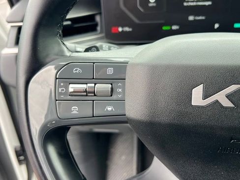 Used 2024 Kia EV9 Light RWD image 23