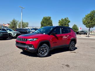 Used 2025 Jeep Compass Trailhawk AWD/4WD video 1