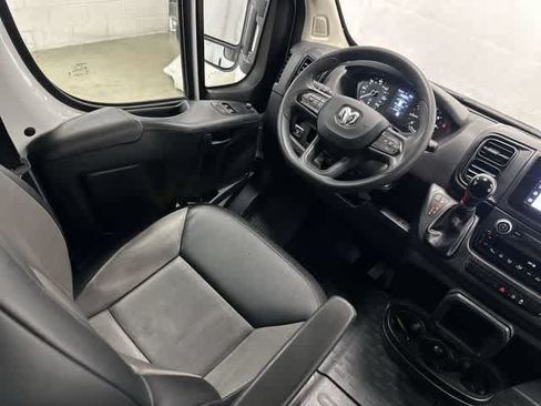 Used 2023 RAM ProMaster 2500 FWD image 12