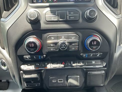 Used 2021 Chevrolet Silverado 1500 LTZ w/ Technology Package AWD/4WD image 18