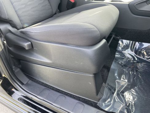 Used 2022 Nissan Frontier S w/ Technology Package image 2