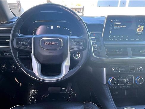 Used 2022 GMC Yukon SLT w/ SLT Premium Package image 7