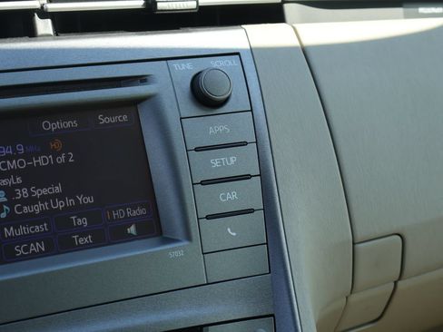 Used 2015 Toyota Prius Three FWD image 36