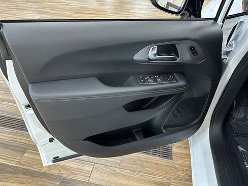 New 2026 Chrysler Pacifica Select image 10