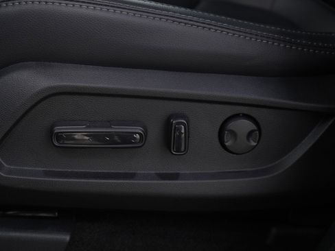 Used 2025 Honda Pilot EX-L image 33