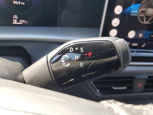New 2026 Volkswagen Tiguan SE R-Line FWD image 22