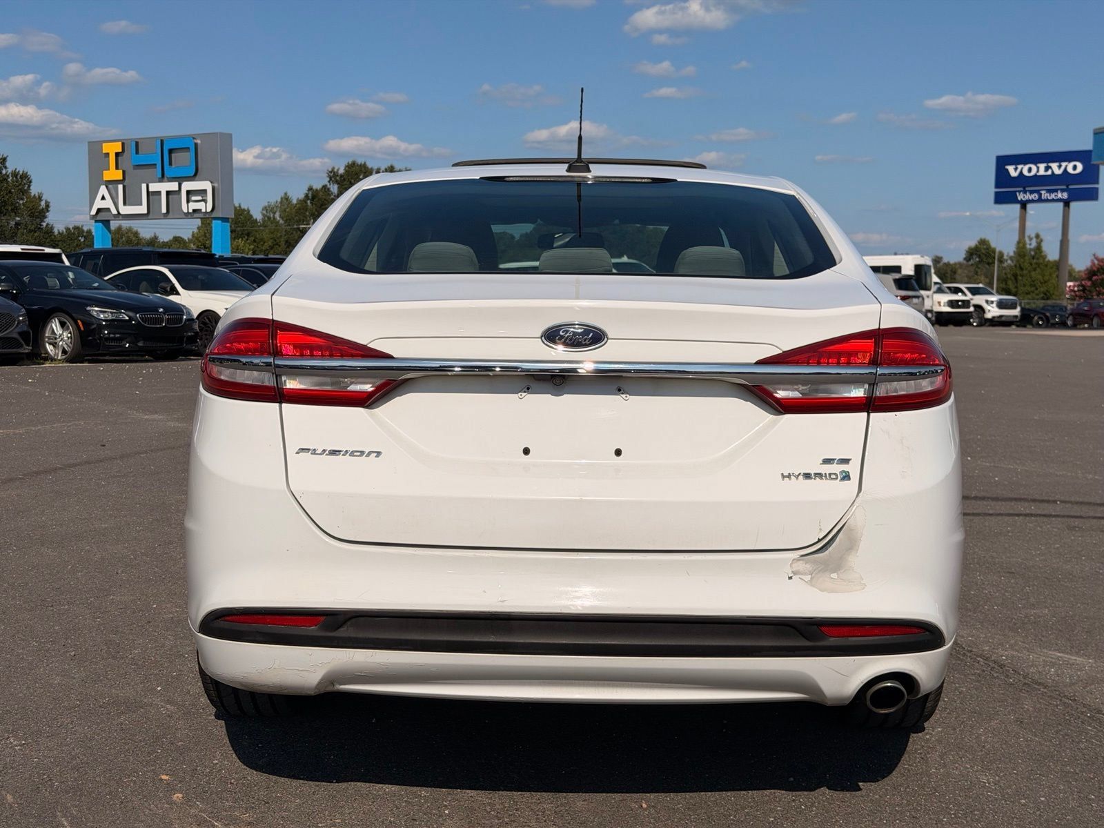 Used 2017 Ford Fusion SE FWD image 9