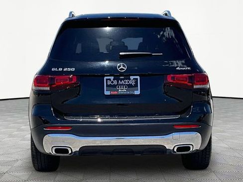 Used 2023 Mercedes-Benz GLB 250 4MATIC image 4