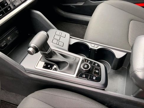 Used 2024 Kia Sportage LX FWD image 17