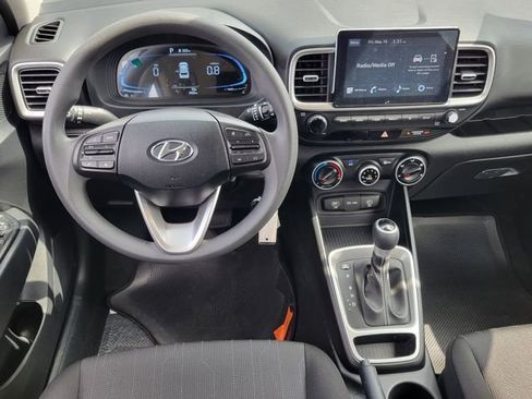 Certified 2026 Hyundai Venue SE FWD image 6