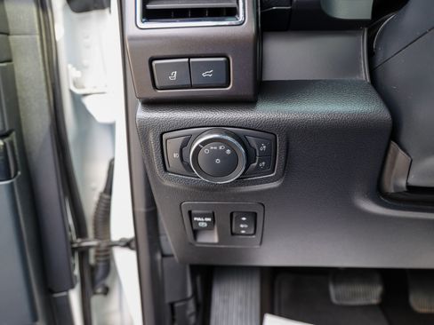 Used 2021 Ford Expedition Limited RWD image 18
