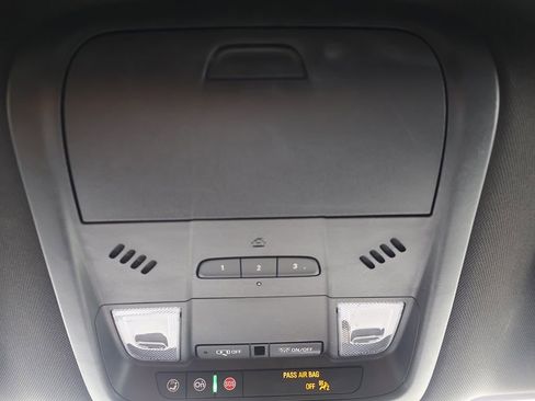 Used 2023 Buick Enclave Essence w/ Sport Touring Edition FWD image 35