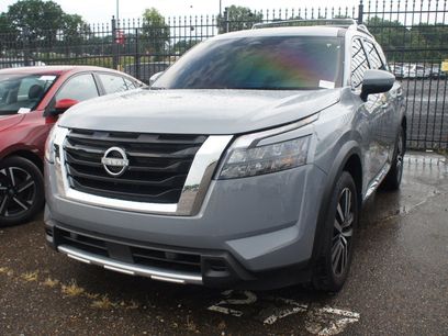 Used 2025 Nissan Pathfinder Platinum w/ Cargo Package