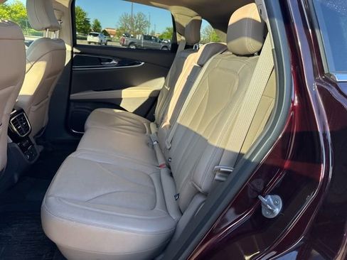 Used 2023 Lincoln Nautilus Reserve AWD/4WD image 6