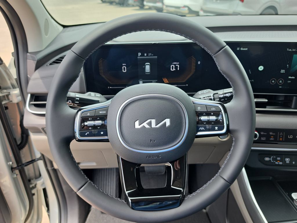 New 2026 Kia Carnival EX FWD image 30