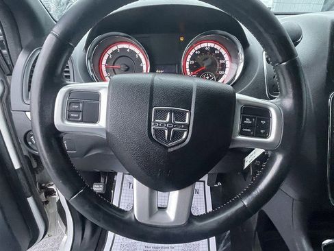 Used 2015 Dodge Grand Caravan SXT w/ Blacktop Package image 12