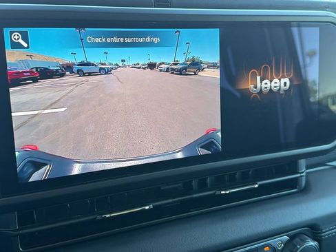 Used 2026 Jeep Gladiator Mojave AWD/4WD image 16