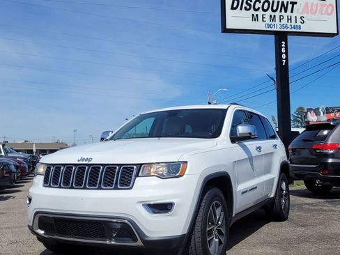 Used 2017 Jeep Grand Cherokee Limited AWD/4WD image 2
