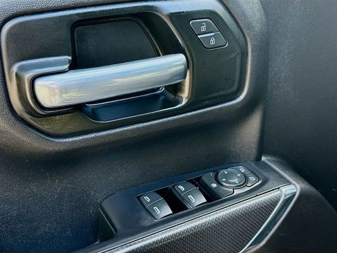 Used 2021 Chevrolet Silverado 1500 Custom image 22