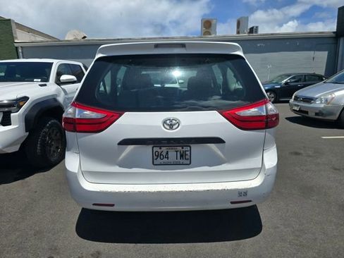 Used 2015 Toyota Sienna L FWD image 7