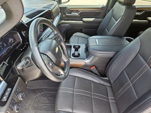 Used 2024 Chevrolet Silverado 2500 High Country w/ Technology Package AWD/4WD image 14