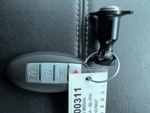 Used 2025 Nissan Altima 2.5 SV AWD/4WD image 25