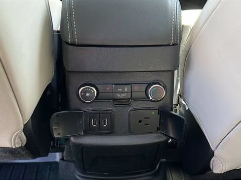 Used 2017 Ford Explorer Platinum AWD/4WD image 23