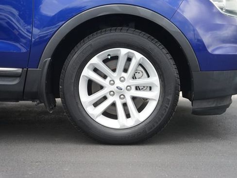 Used 2014 Ford Explorer XLT w/ Equipment Group 201A FWD image 4