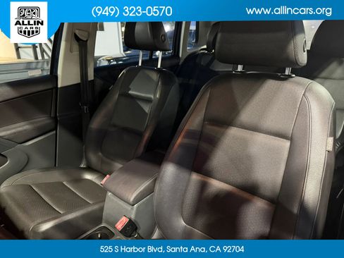 Used 2016 Volkswagen Tiguan S FWD image 7