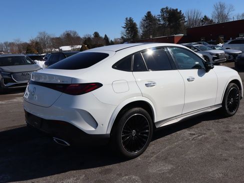 Used 2024 Mercedes-Benz GLC 300 4MATIC w/ AMG Line image 5