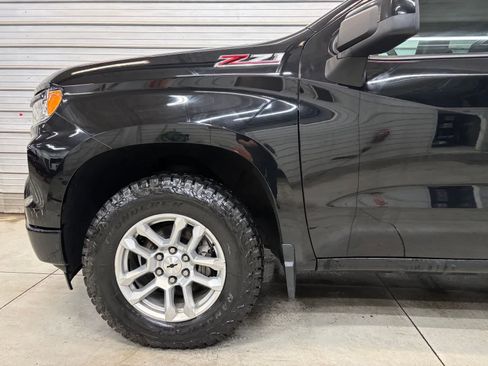 Used 2022 Chevrolet Silverado 1500 RST w/ Z71 Off-Road Package AWD/4WD image 4