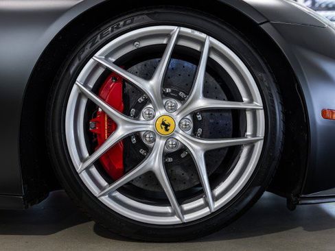 Used 2014 Ferrari F12 Berlinetta RWD image 31