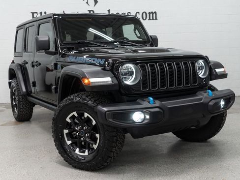 Used 2025 Jeep Wrangler Unlimited Rubicon 4xe AWD/4WD image 8