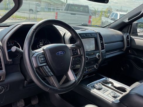 Used 2020 Ford Expedition XLT w/ Equipment Group 202A AWD/4WD image 14
