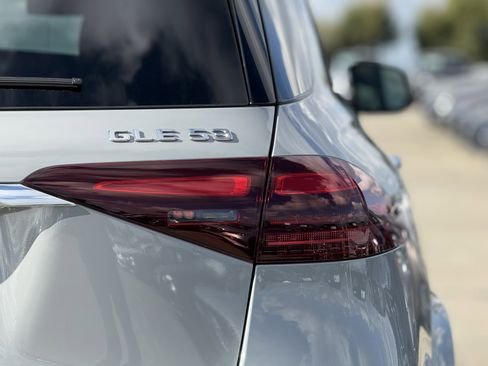 New 2026 Mercedes-Benz GLE 53 AMG 4MATIC image 10