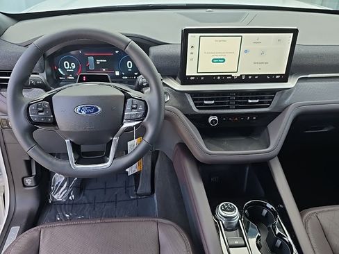 New 2026 Ford Explorer Platinum image 23