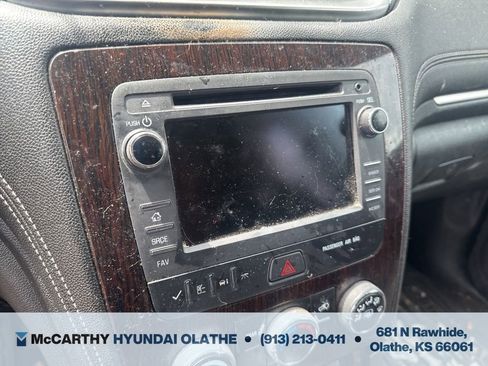 Used 2017 Chevrolet Traverse LT w/ Style and Technology Package FWD image 5