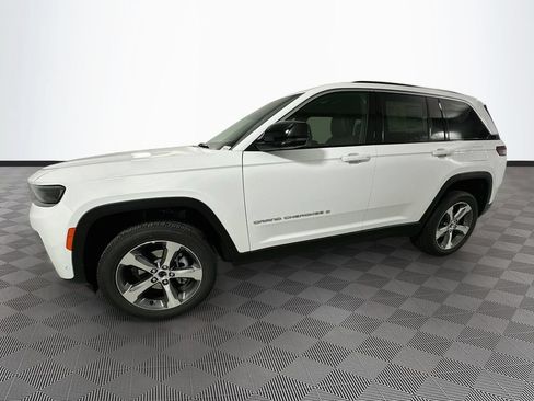 New 2026 Jeep Grand Cherokee Limited w/ Luxury Tech Group II AWD/4WD image 24