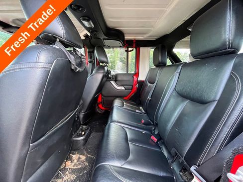 Used 2017 Jeep Wrangler Unlimited Rubicon AWD/4WD image 28