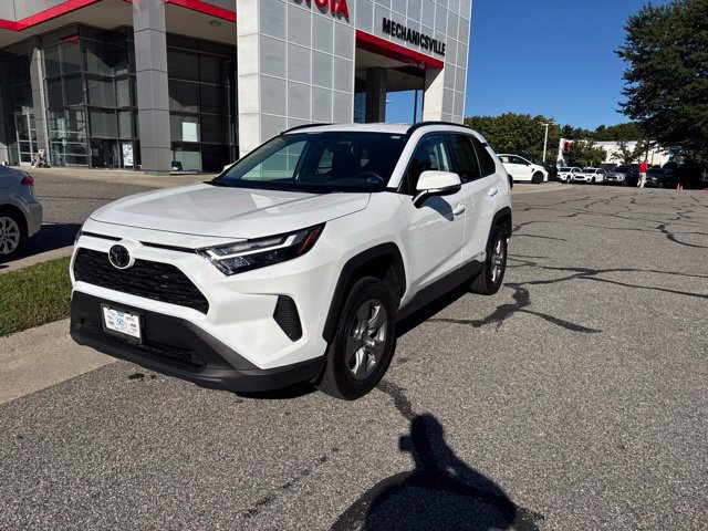 Used 2025 Toyota RAV4 XLE AWD/4WD image 2